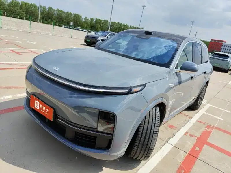 Li Auto L8