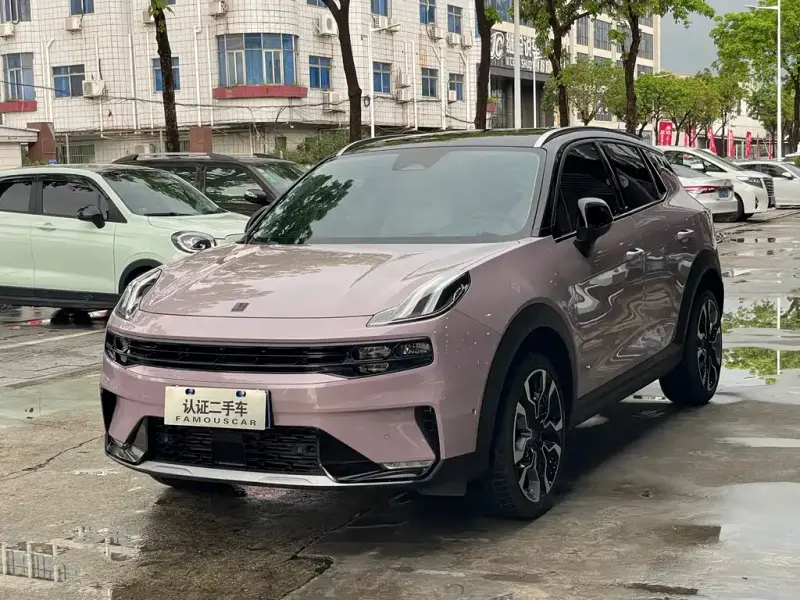 Lynk & Co 06