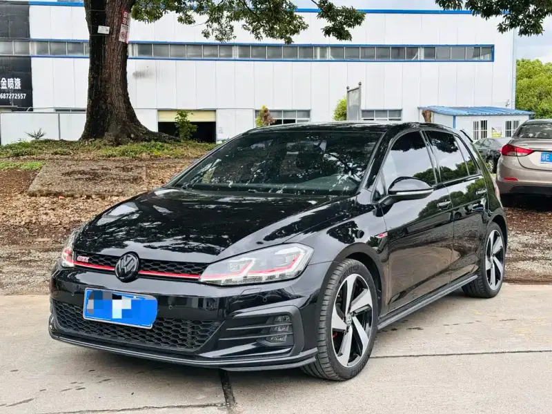 Volkswagen Golf GTI