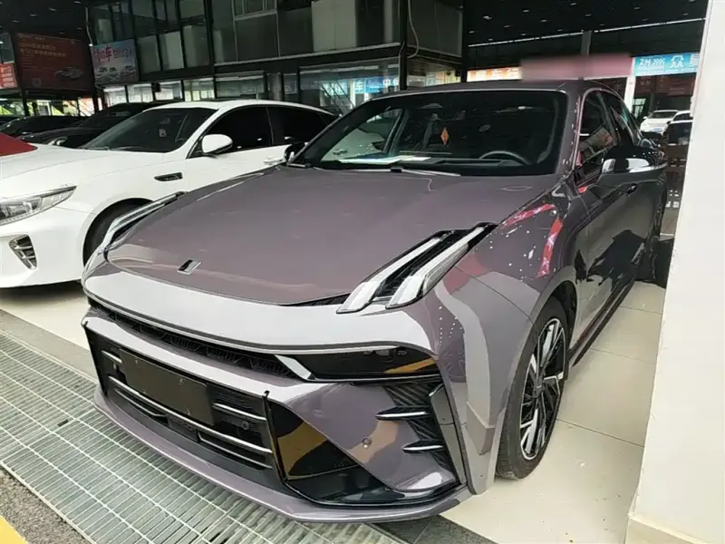 Lynk & Co 03
