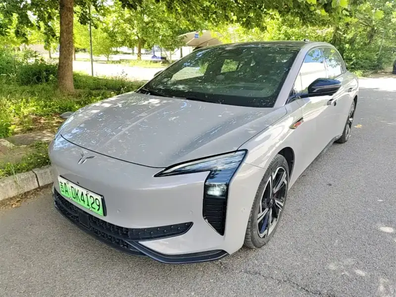 Hongqi EH7