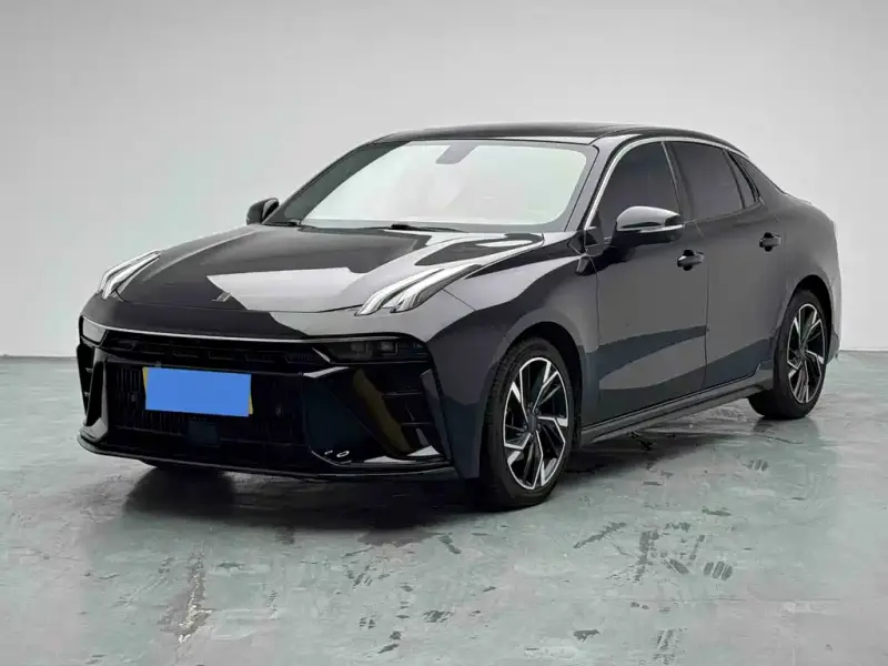 Lynk & Co 03