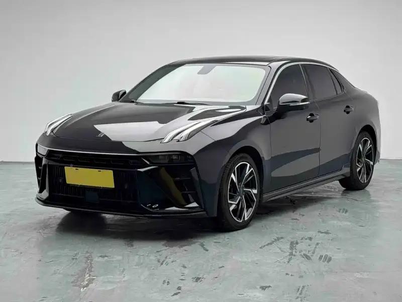 Lynk & Co 03