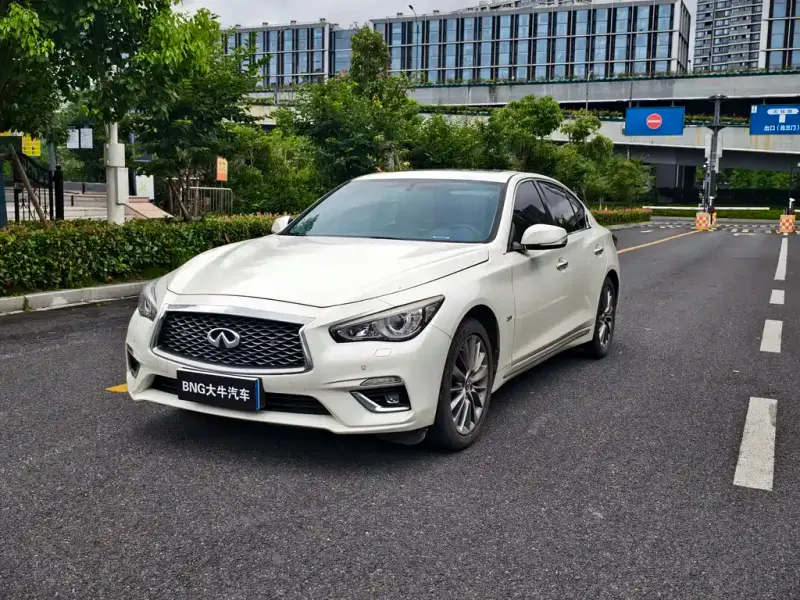 Infiniti Q50L