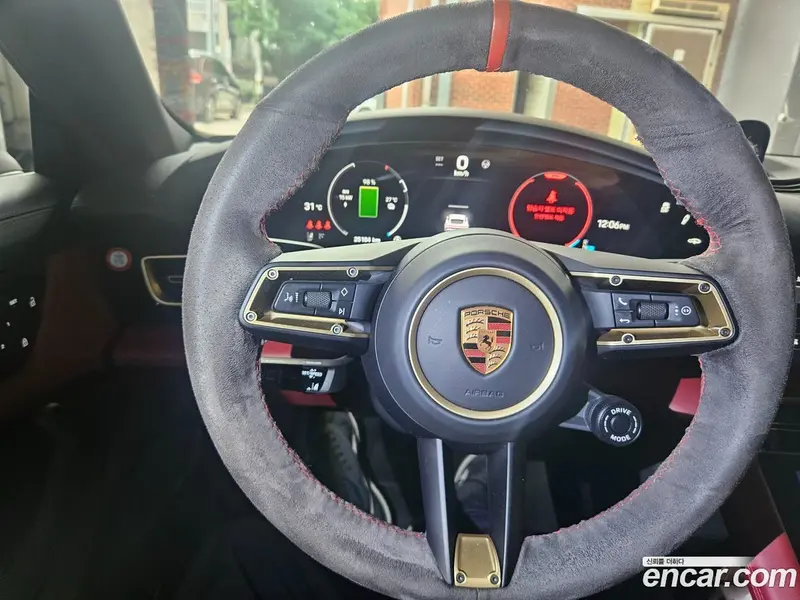Porsche Taycan