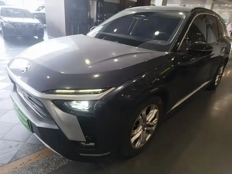 NIO ES8
