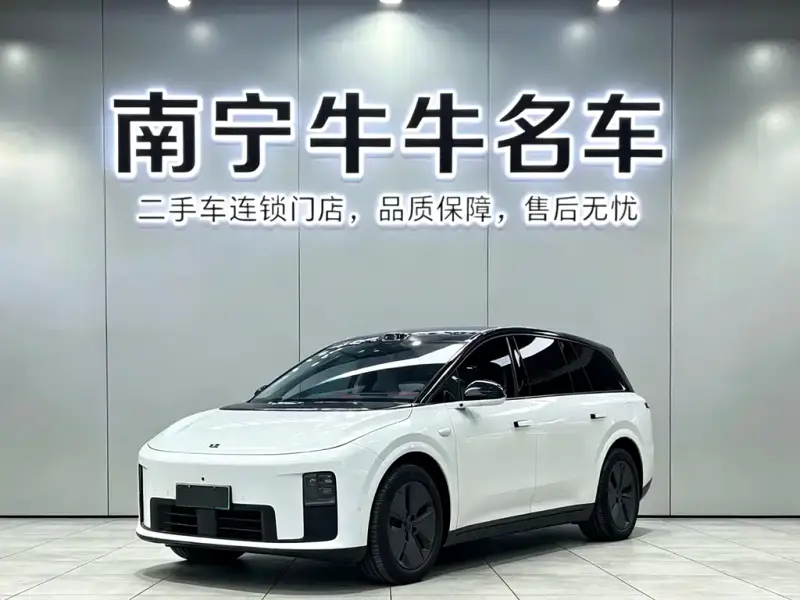 Li Auto i8