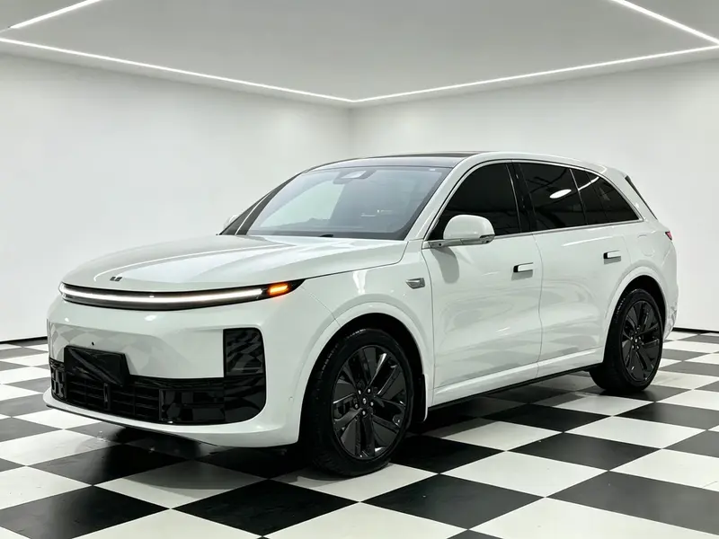 Li Auto L6