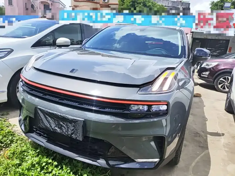 Lynk & Co 06