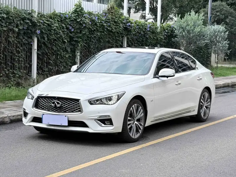 Infiniti Q50L