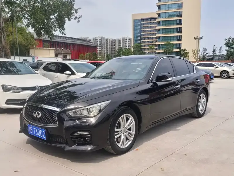 Infiniti Q50L
