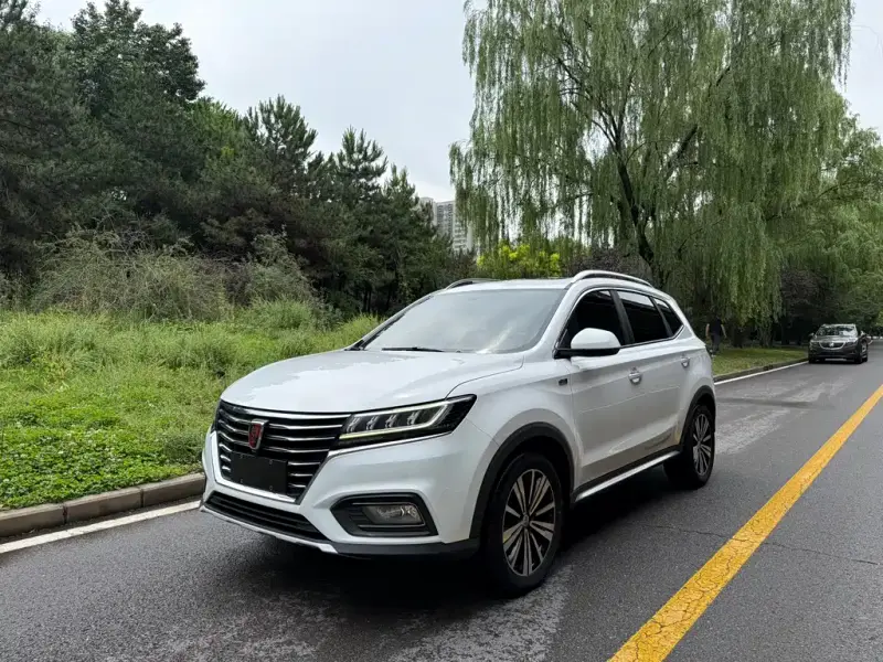 Roewe MG HS (RX5)