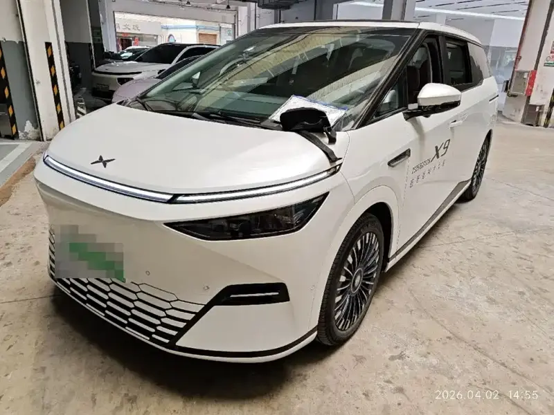 XPeng X9