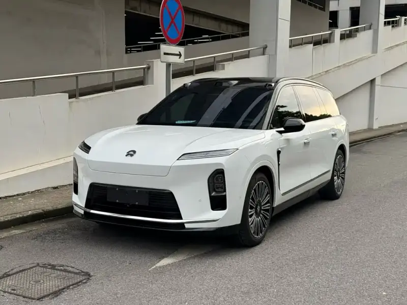 NIO ES8