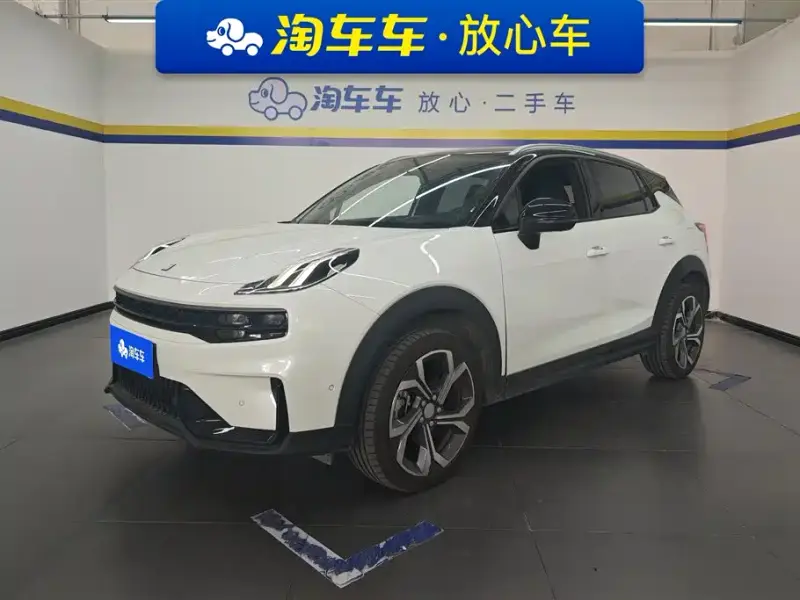 Lynk & Co 06