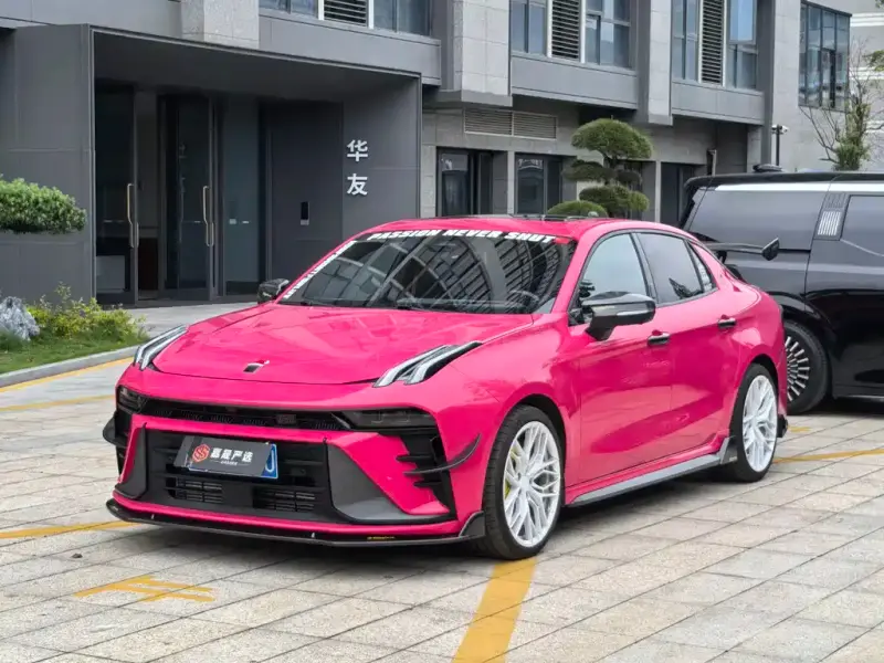 Lynk & Co 03