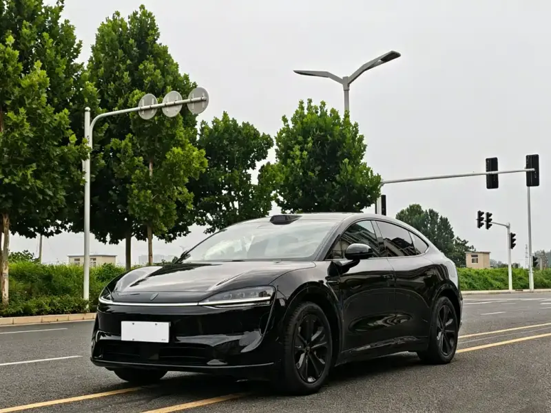 Luxeed Zhijie R7