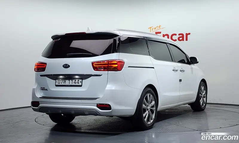 Kia Carnival (Canival)