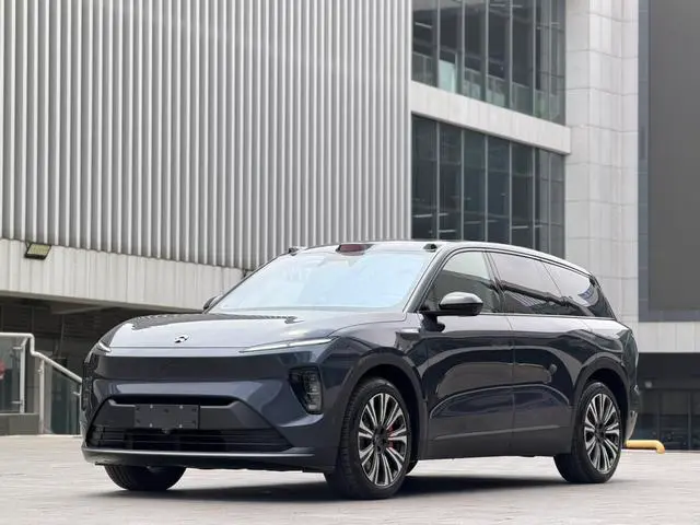 NIO ES8