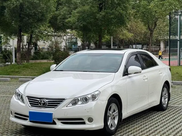 Toyota Reiz