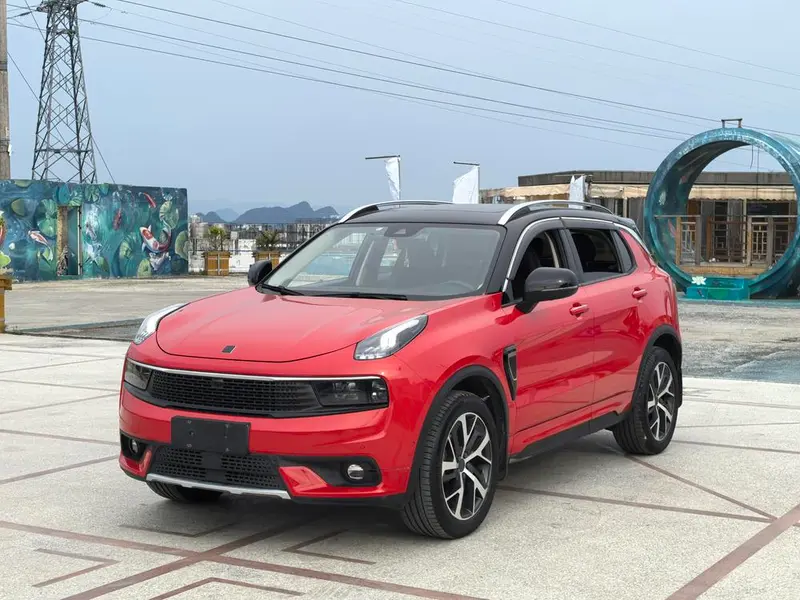 Lynk & Co 01