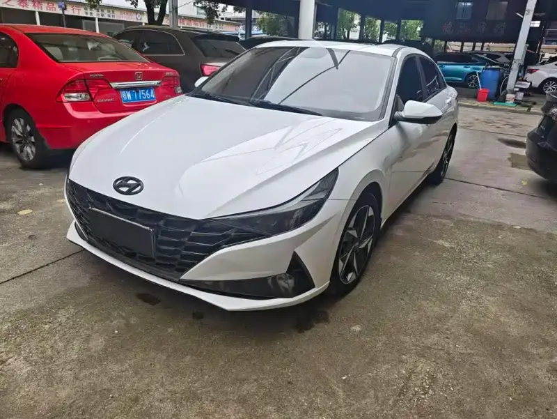 Hyundai Elantra