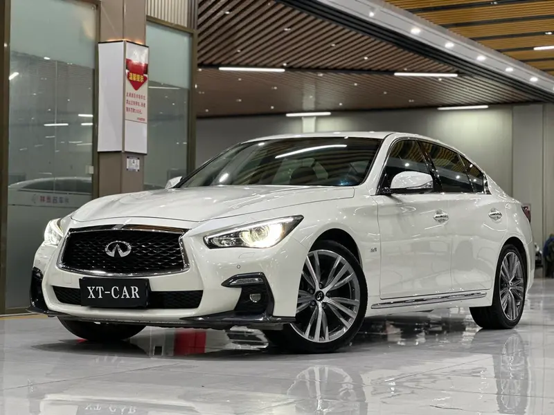 Infiniti Q50L