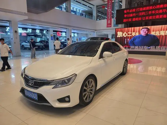 Toyota Reiz