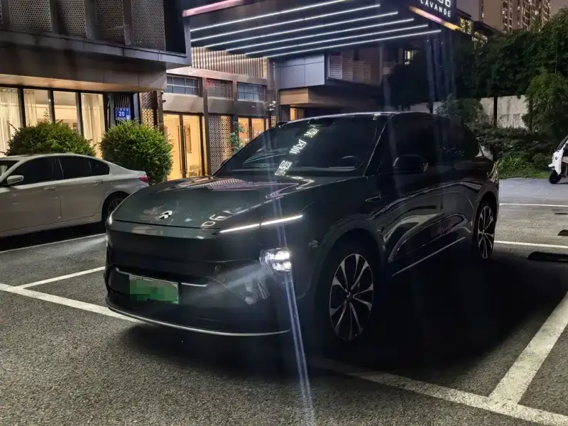 NIO ES8