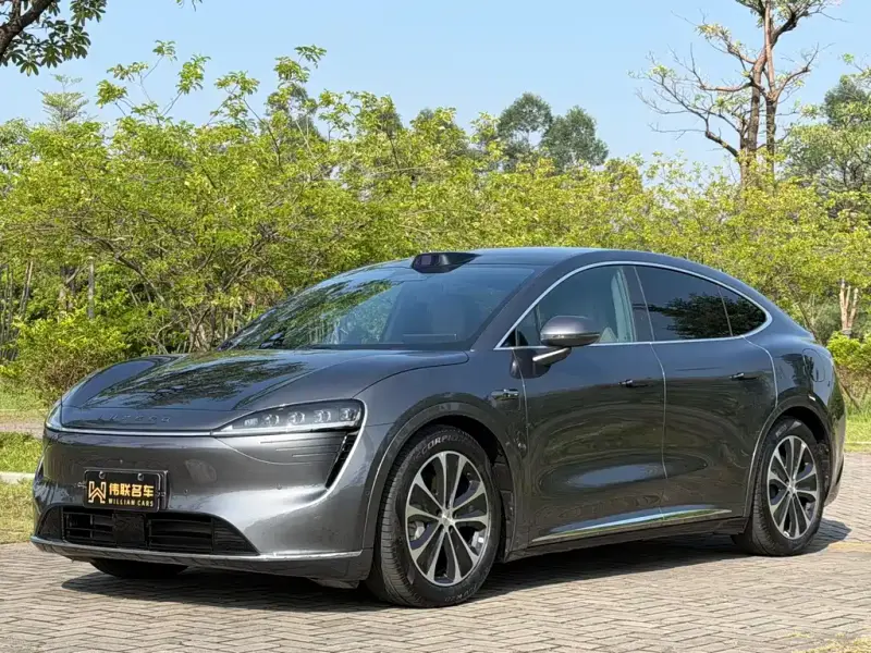 Luxeed Zhijie R7