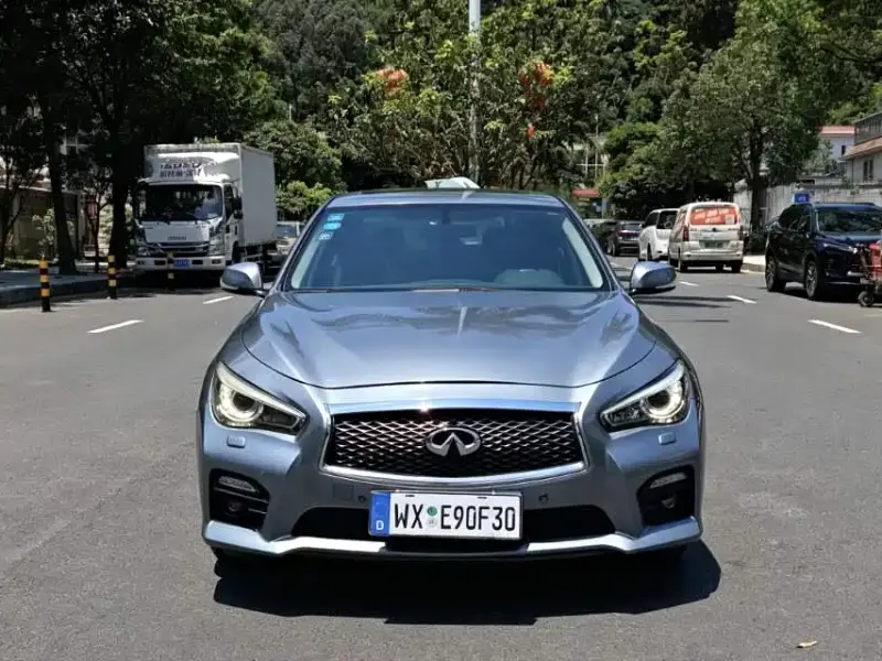 Infiniti Q50L