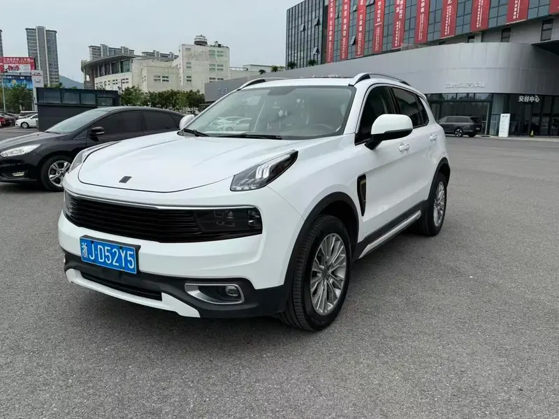 Lynk & Co 01