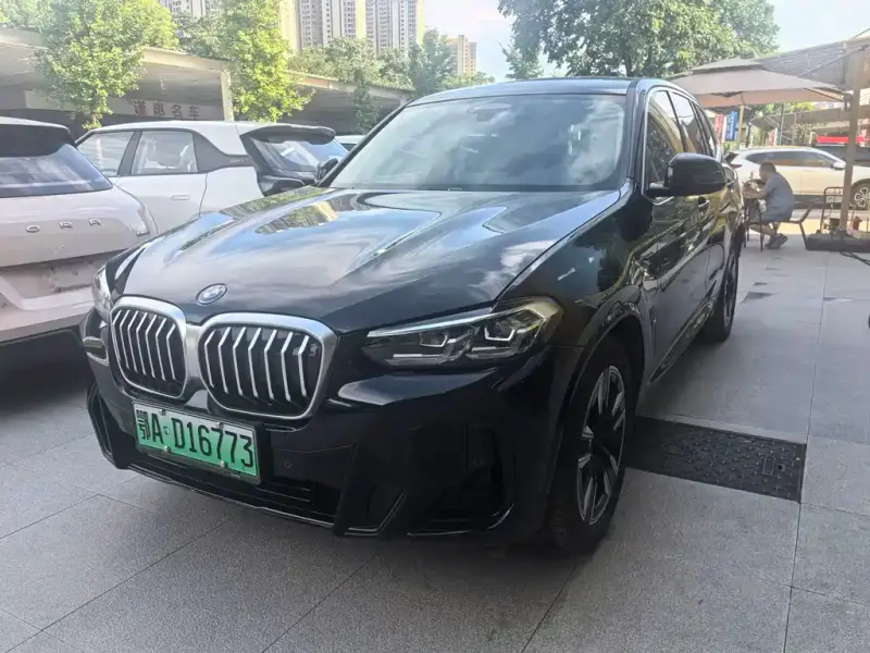 BMW iX3
