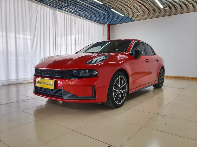 Lynk & Co 03