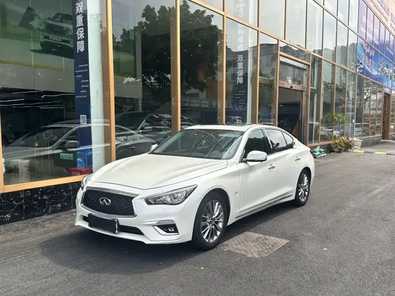 Infiniti Q50L