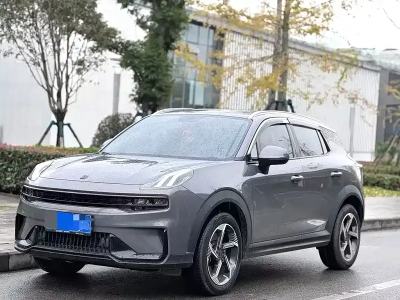 Lynk & Co 06