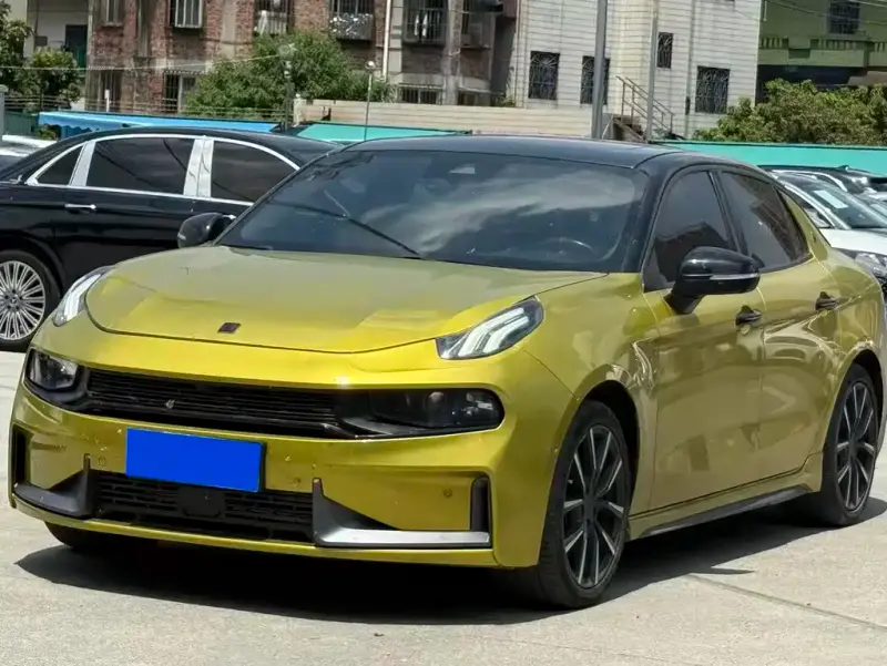 Lynk & Co 03