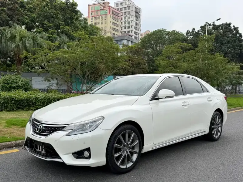 Toyota Reiz