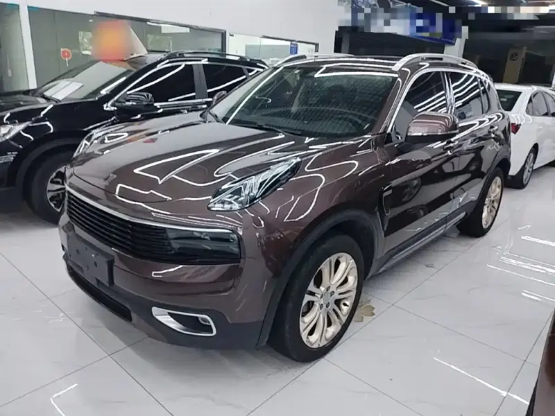 Lynk & Co 01