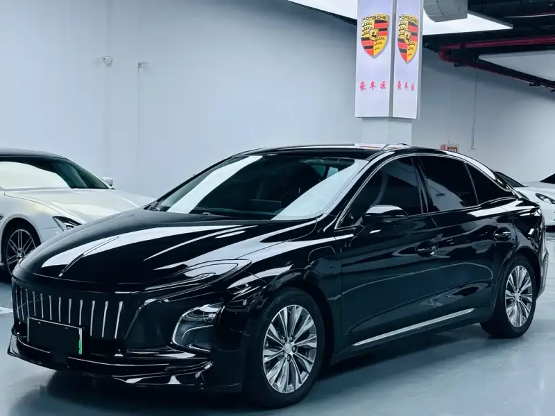 Hongqi E-QM5