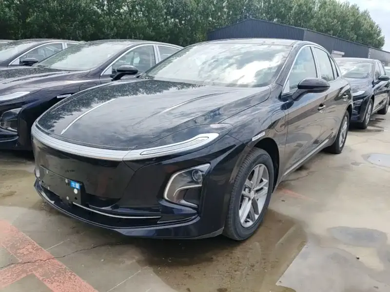 Hongqi E-QM5