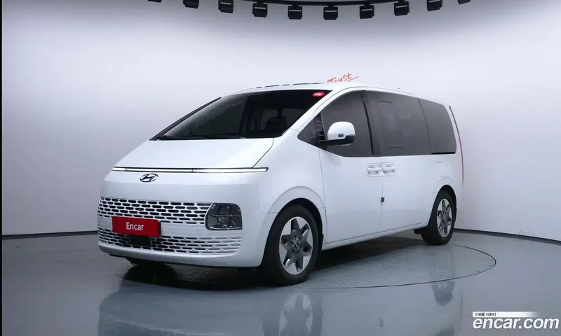 Hyundai Staria