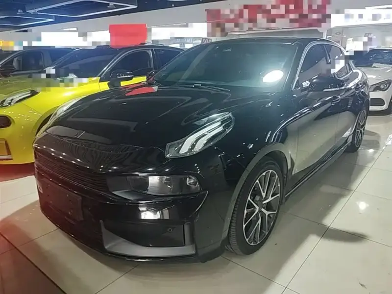 Lynk & Co 03