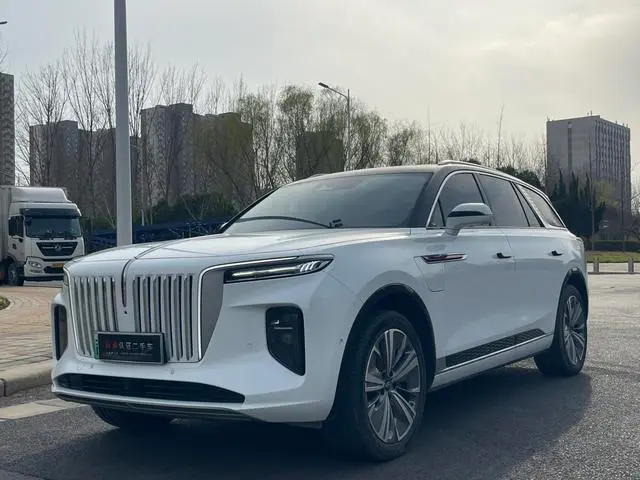Hongqi E-HS9