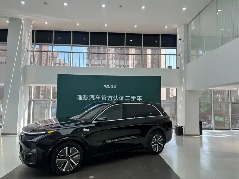 Li Auto L8