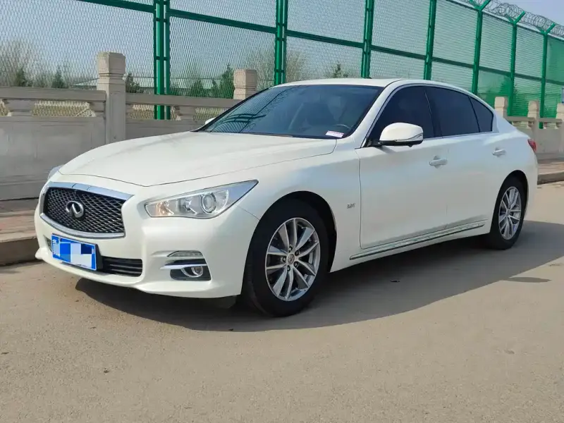Infiniti Q50L