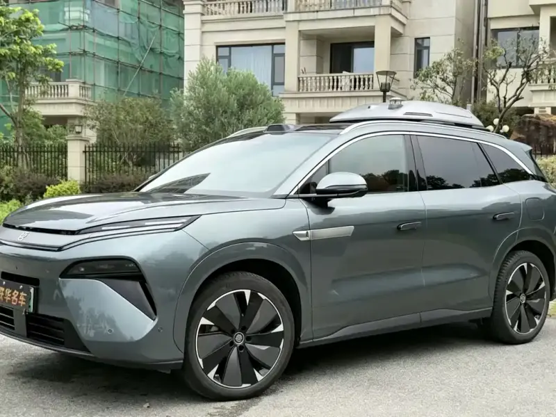 BYD Tang L