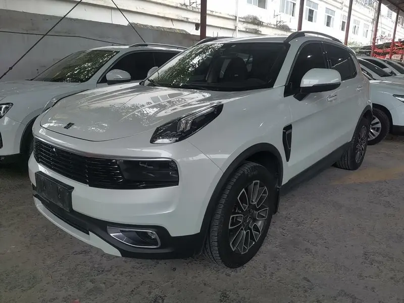 Lynk & Co 01