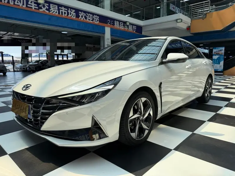 Hyundai Elantra