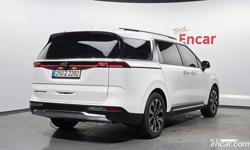 Kia Carnival (Canival)